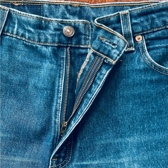 Levi's 550 Men's 30/32 Relaxed Fit Medium Blue Jeans - Picture 4 of 7